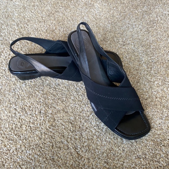 Women’s Nurture Black Peep-Toe Sandals - Picture 1 of 12